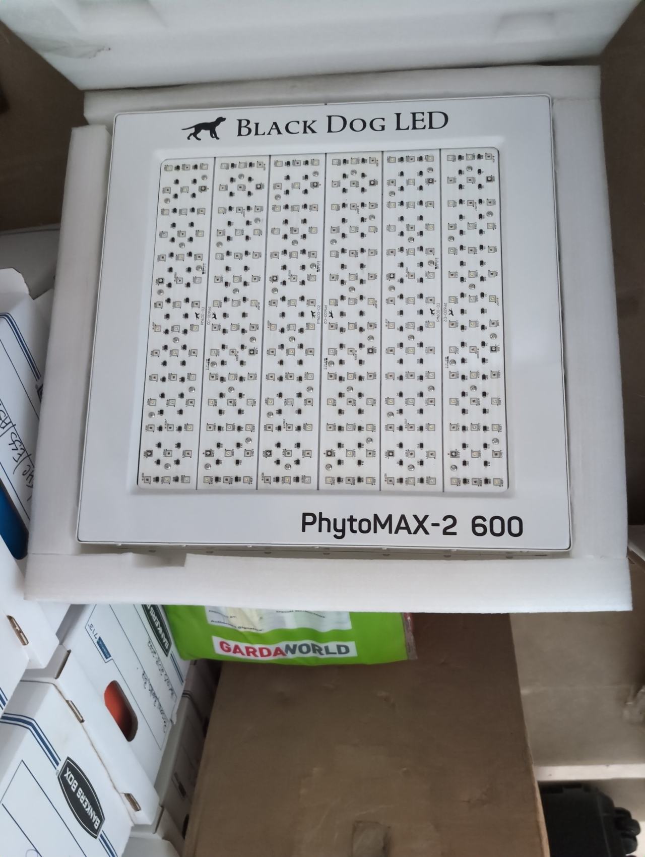 Black Dog LED PhytoMAX-2 600 Grow Light