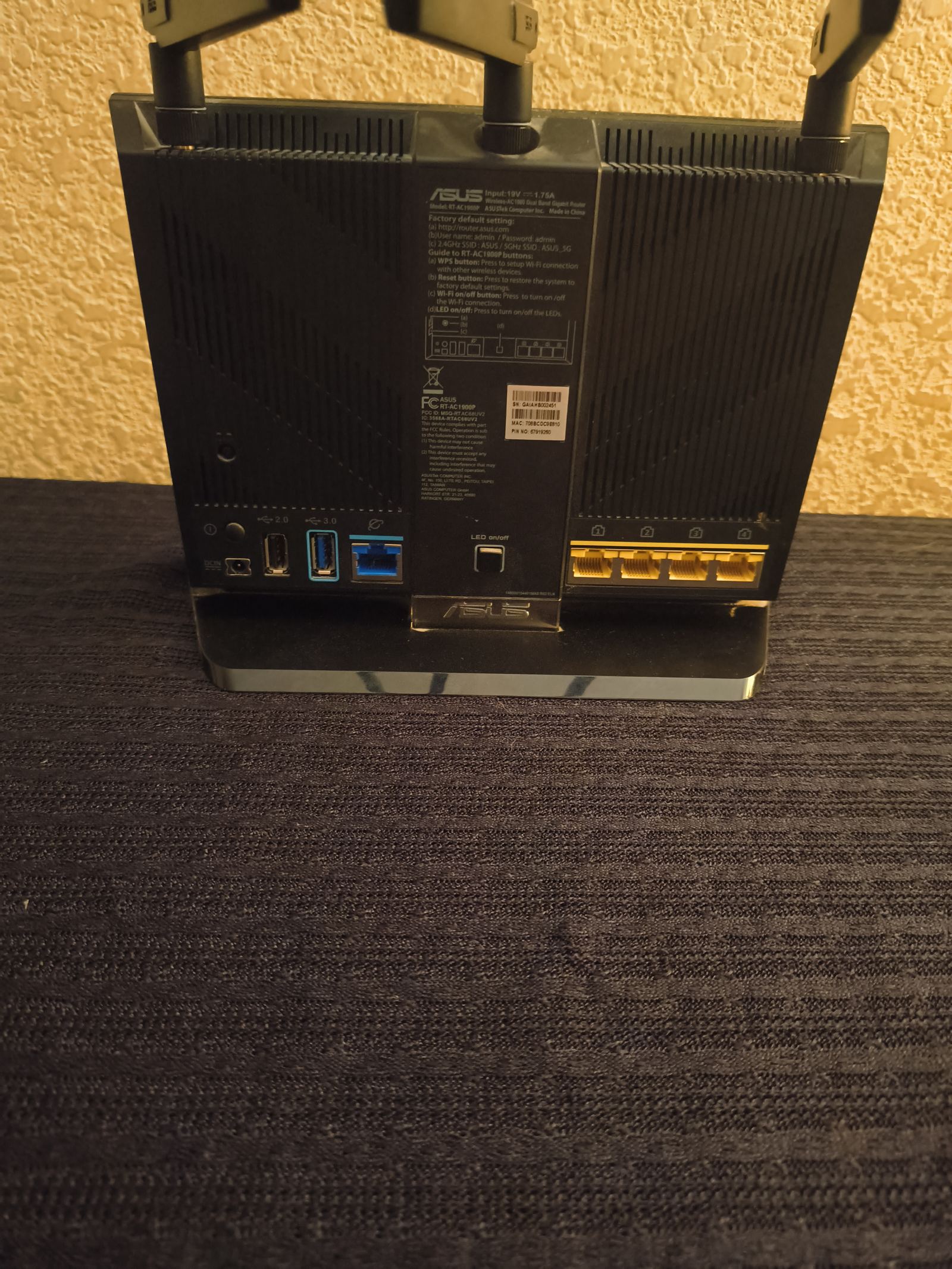 ASUS RT-AC1900P Dual-Band Wireless-AC1900 Gigabit Router
