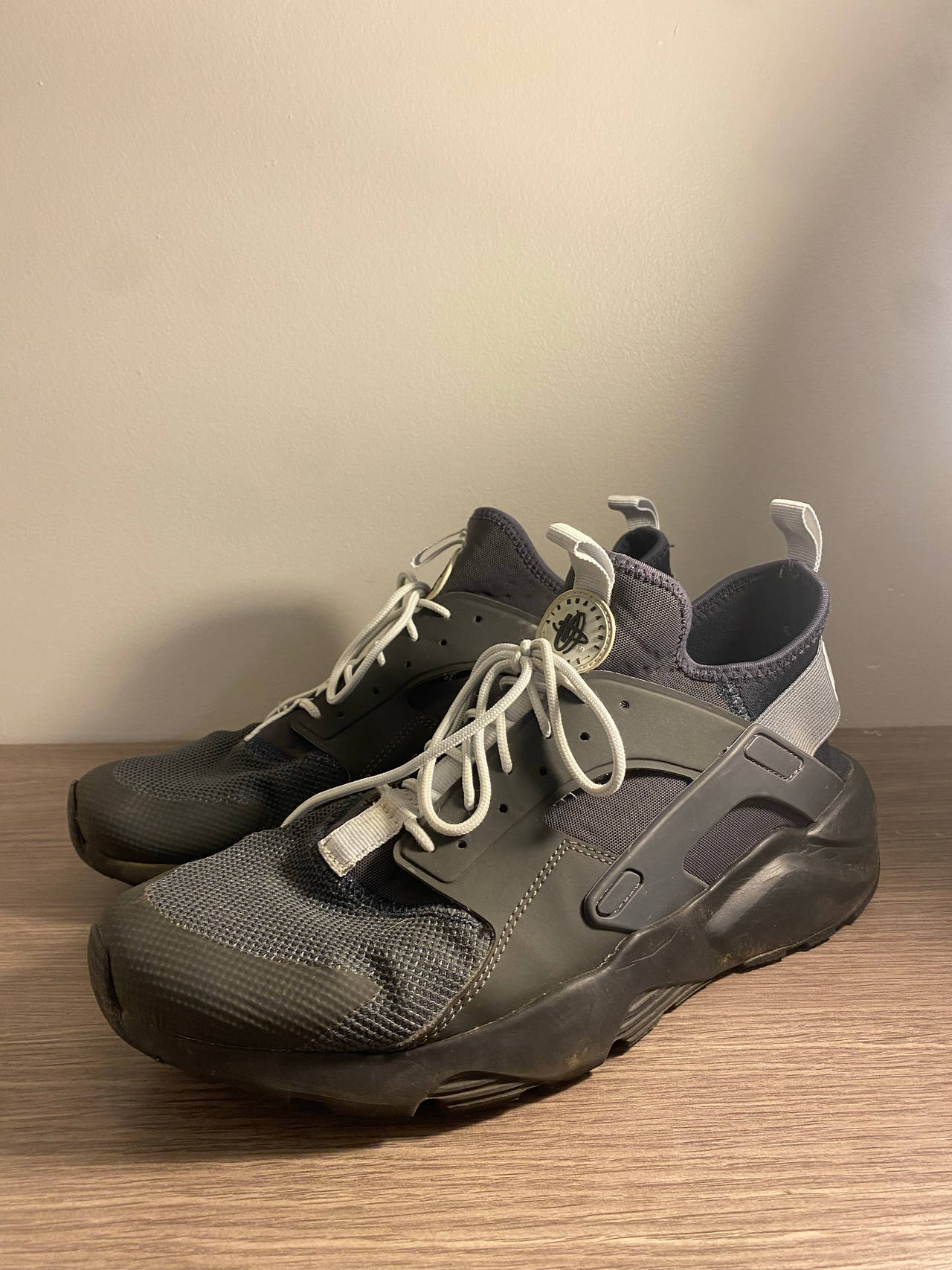 Nike Air Huarache shoes size us 11