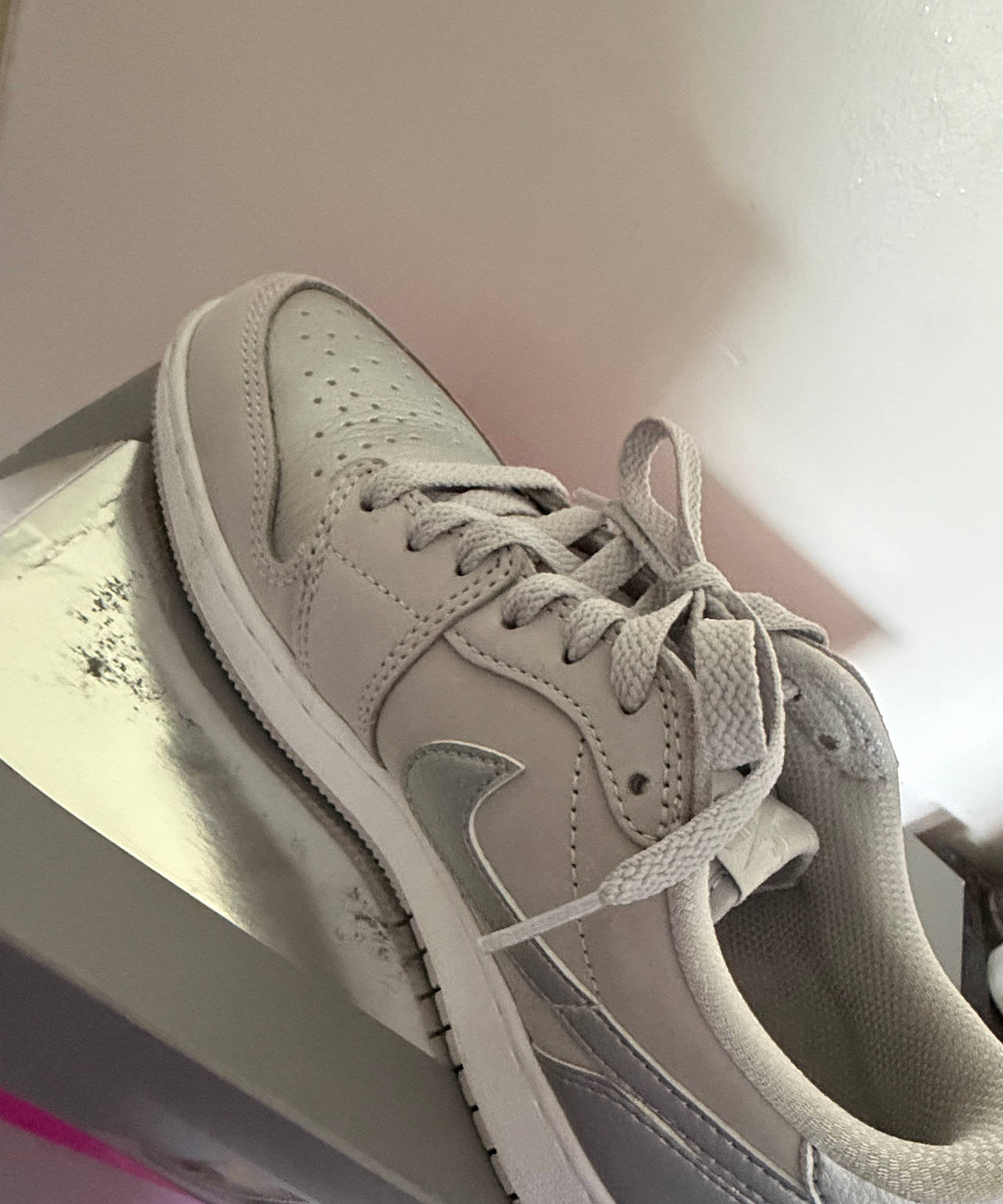 Air Jordan 1 Low Grey White