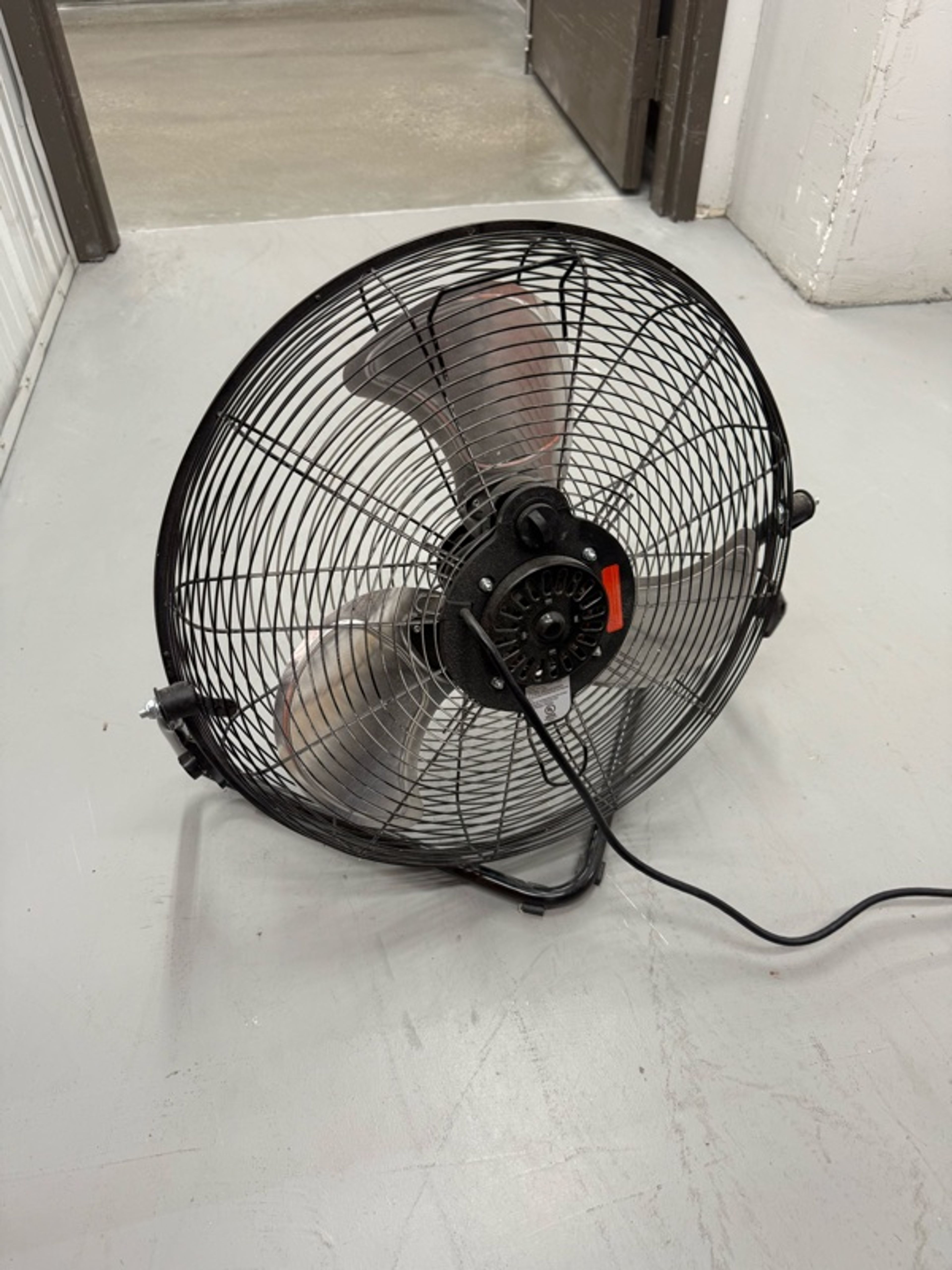 Comfort Zone 20" High-Velocity Metal Floor Fan Black