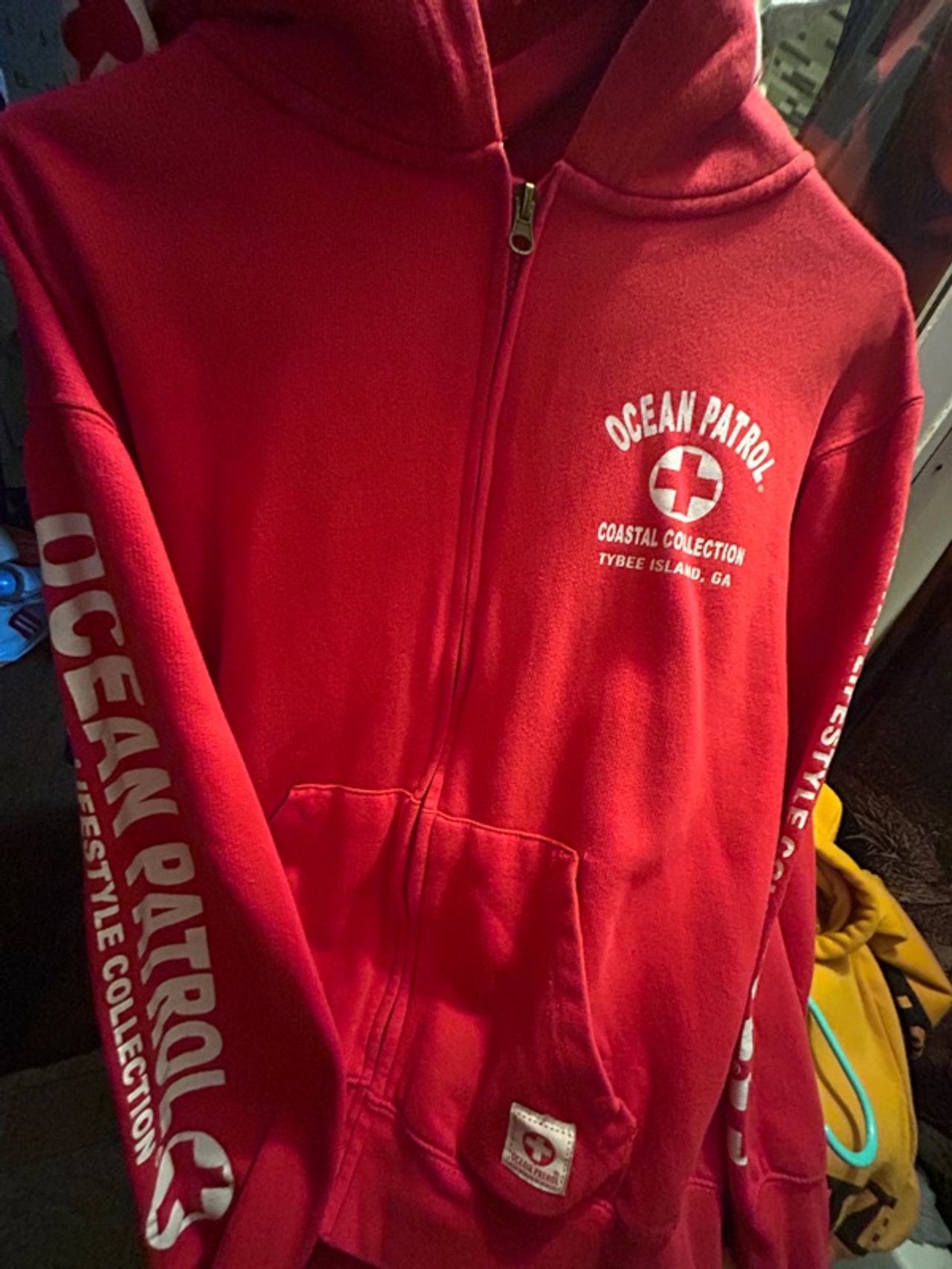 Ocean Patrol Red Hoodie small
Tube island