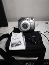 Polaroid Mio Instant Camera - Image 3