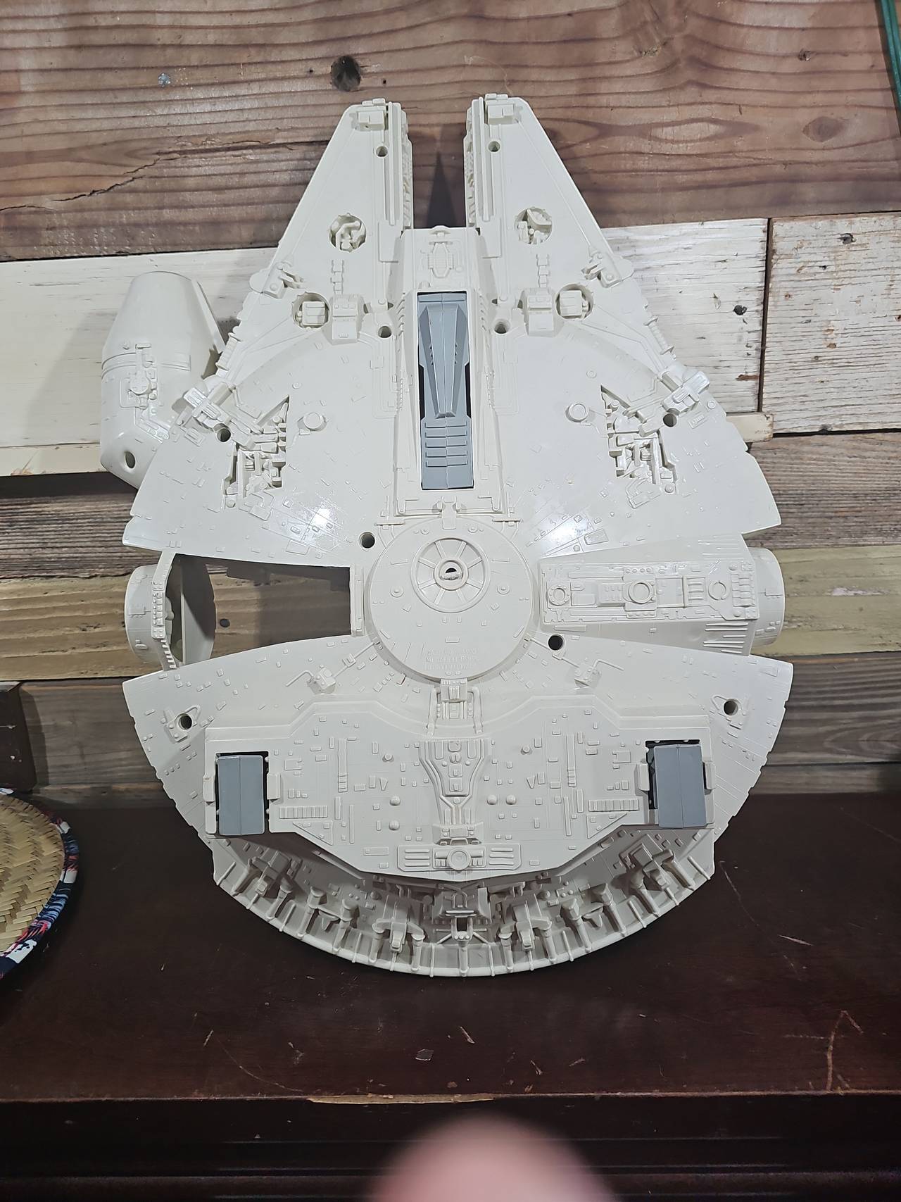 Kenner Star Wars Millennium Falcon Spaceship