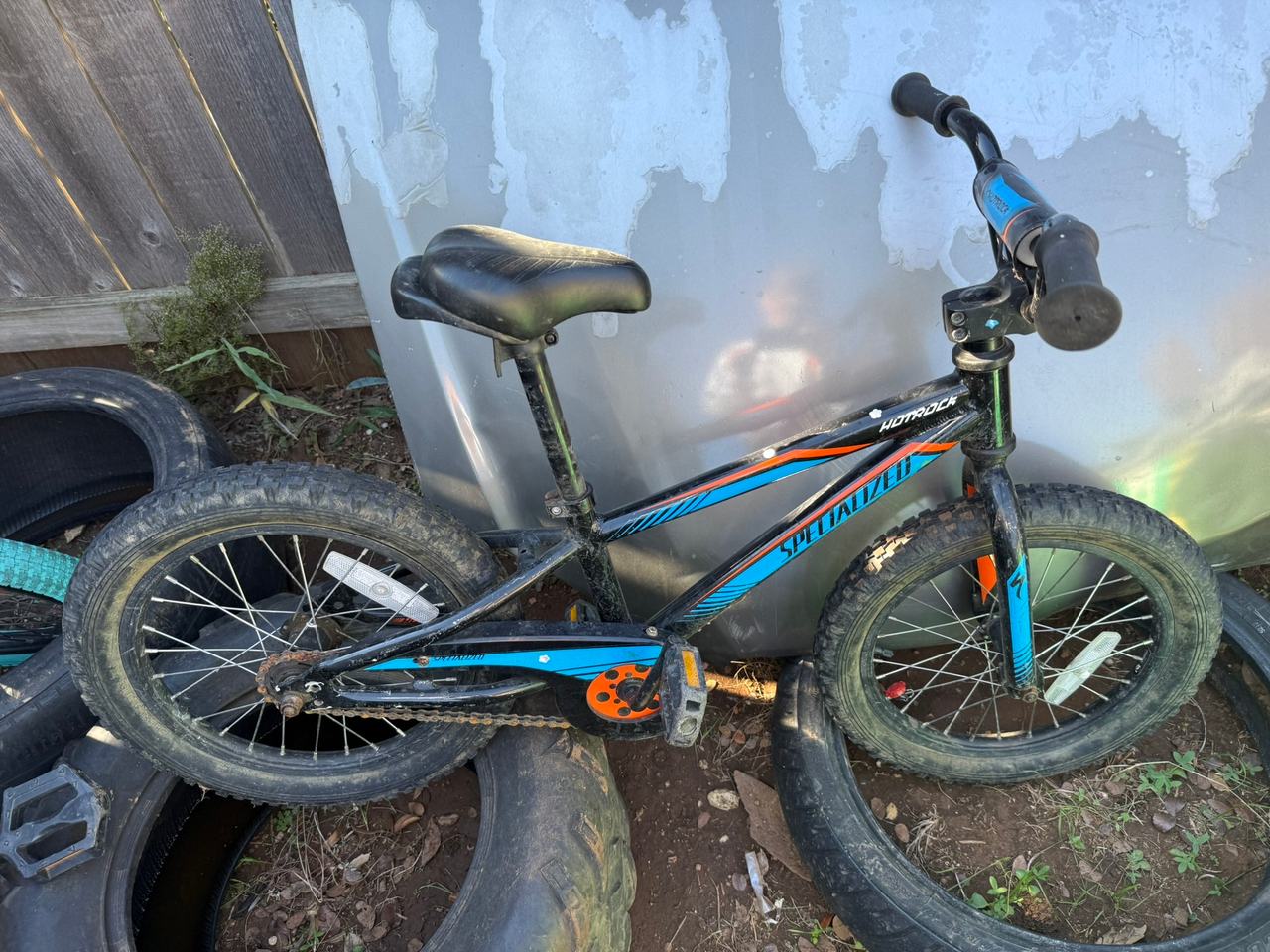 Specialized Hotrock 16 Kids Bike