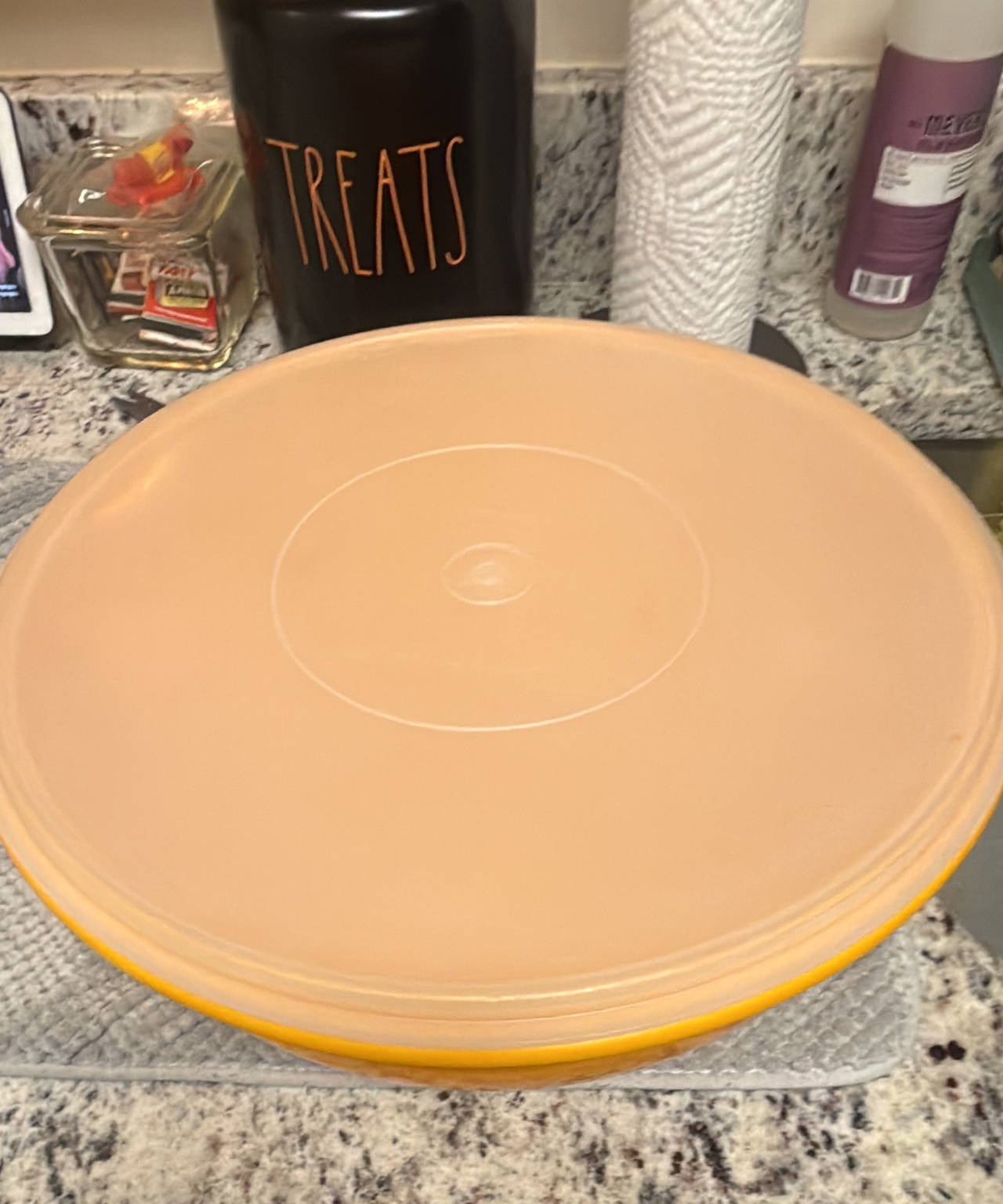 Tupperware Vintage Wonderlier Mixing Bowl with Lid