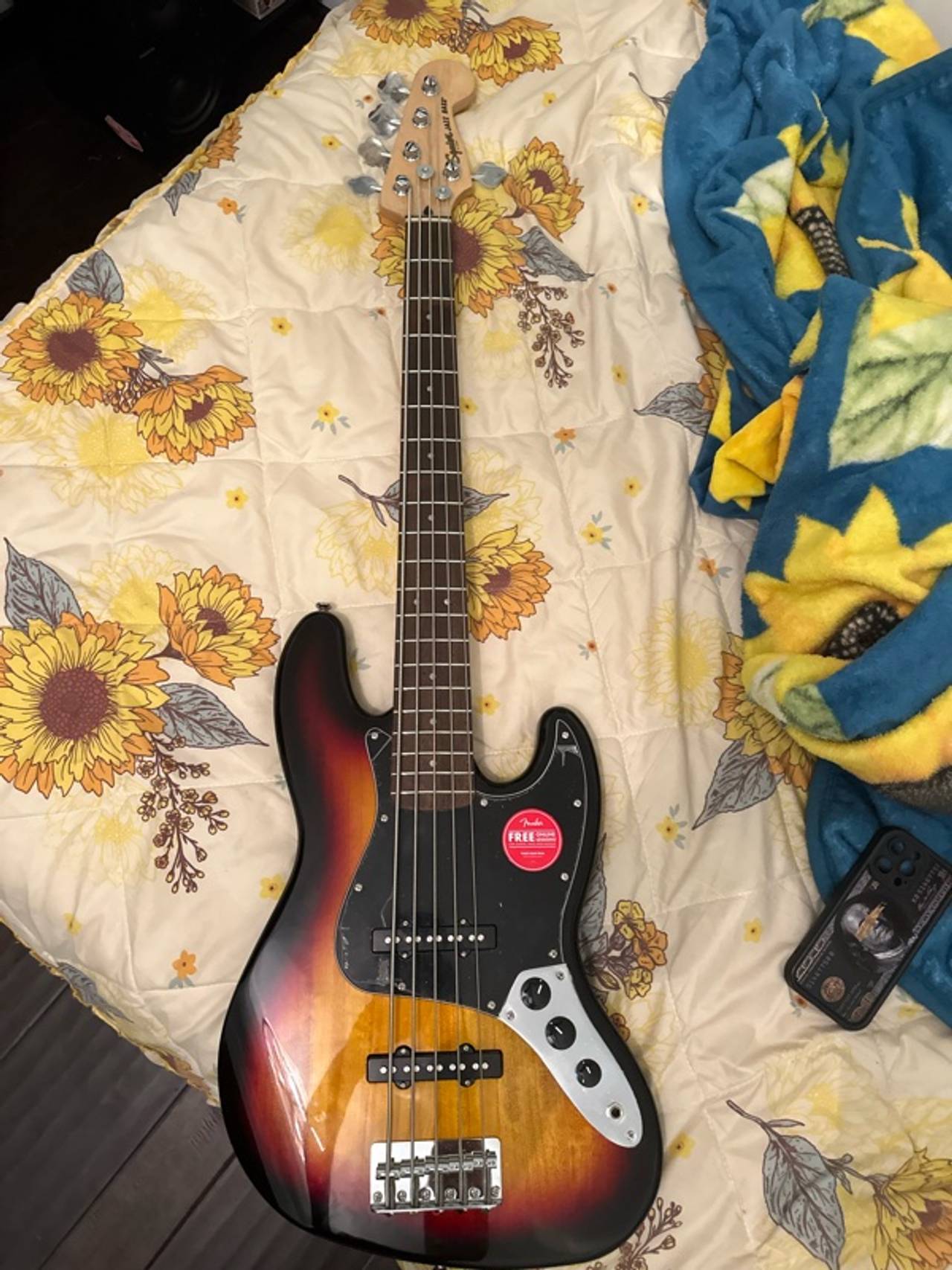 Squier Affinity Jazz Bass V 5-String Sunburst