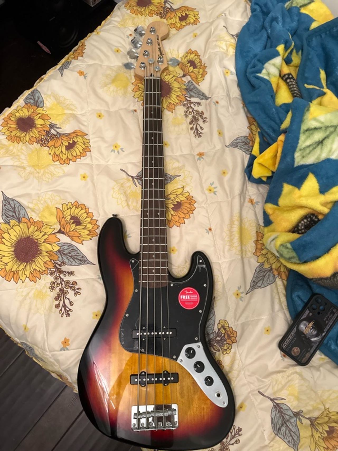 Squier Affinity Jazz Bass V 5-String Sunburst