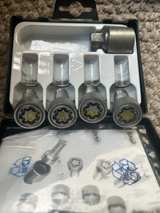 Audi Genuine Wheel Bolt Locking Set 4F0071455 - Image 5
