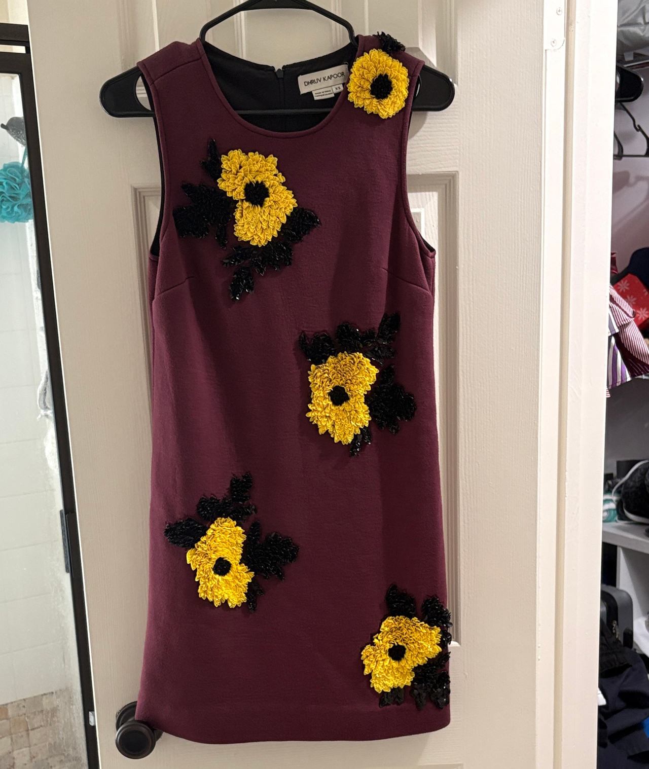 Dhruv Kapoor/Anthropologie 3D Floral Applique Shift Dress - XS - Minor Flaw (pic