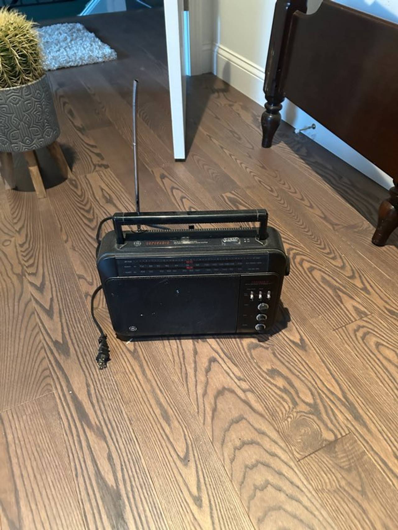 General Electric AM/FM Portable Radio