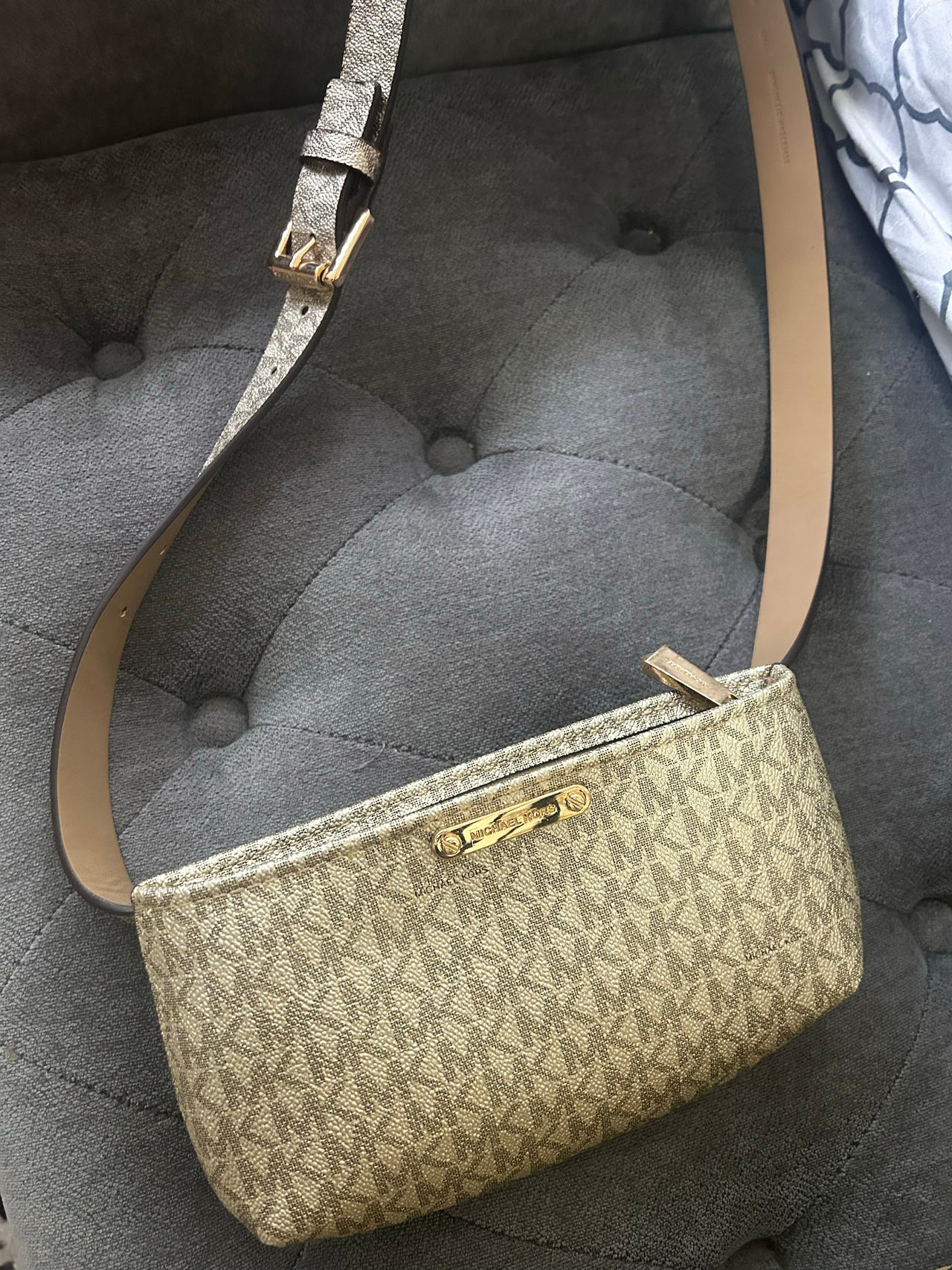 Michael Kors Jet Set Travel Large Logo Crossbody Bag