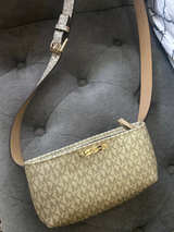 Michael Kors Jet Set Travel Large Logo Crossbody Bag - Image 1