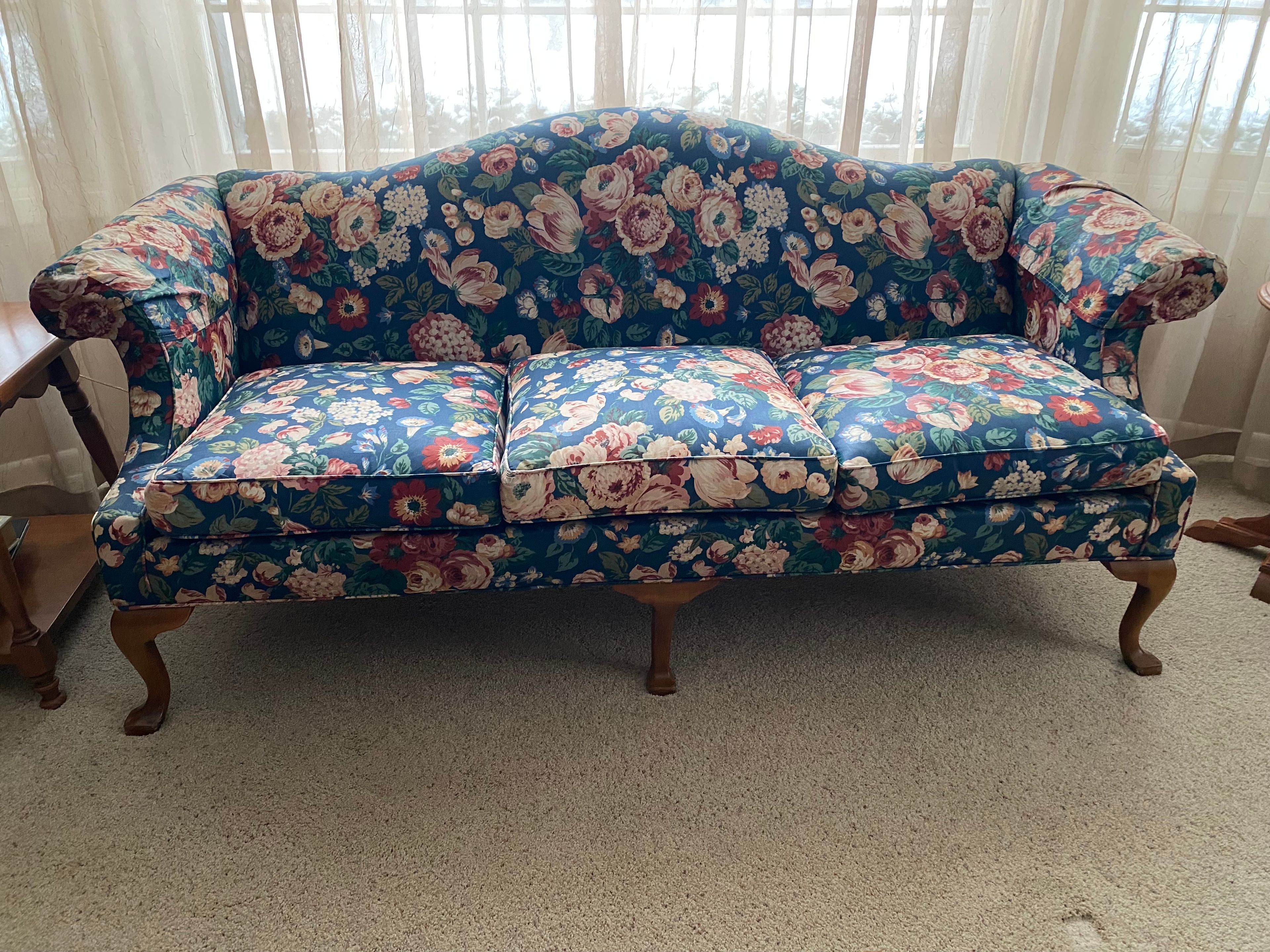 Spotless and Vintage 4-Piece Ethan Allen Living Room Set - Image 5