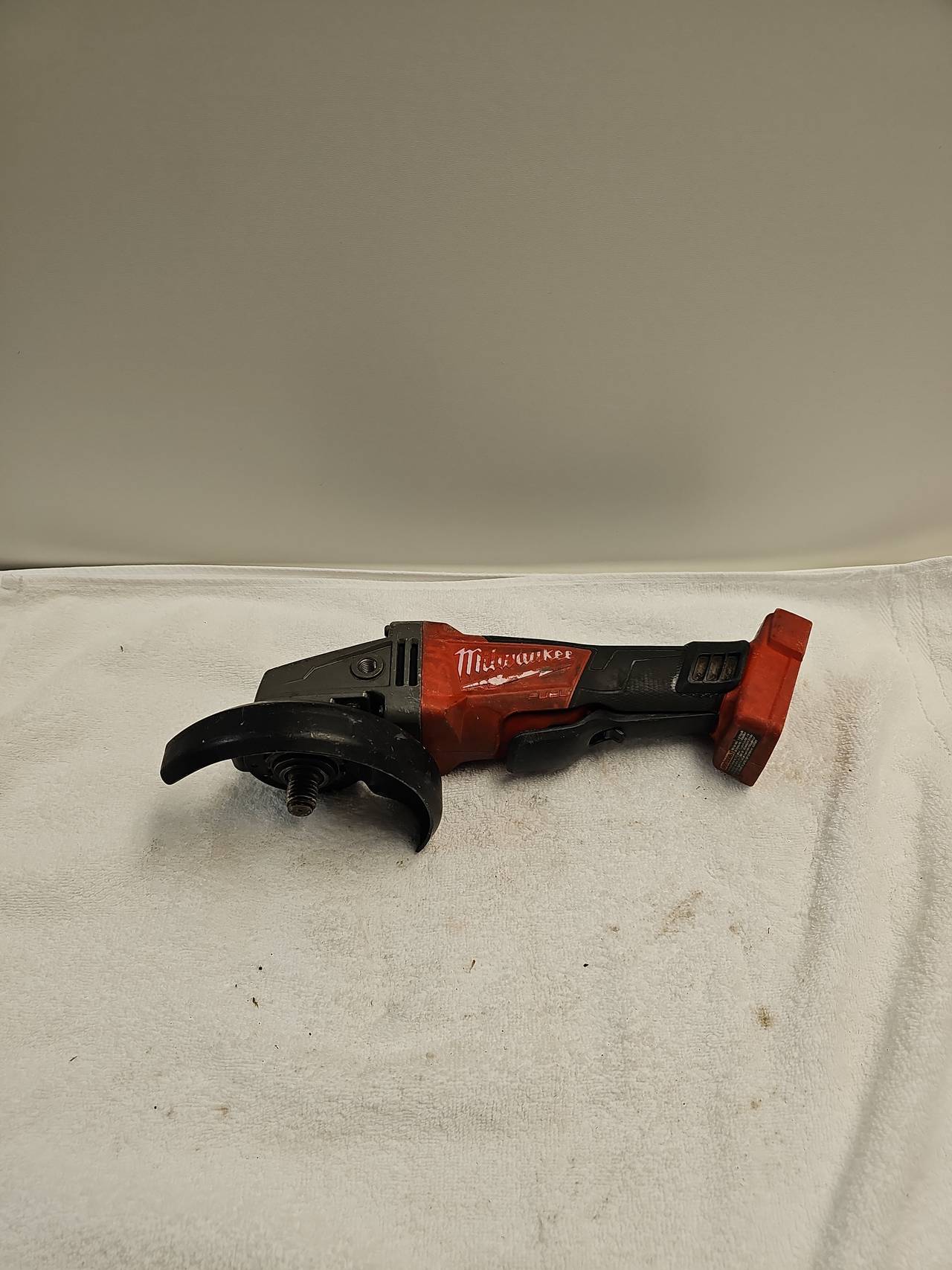 Milwaukee M18 18V Lithium-Ion Cordless 4-1/2 in. Cut-Off/Grinder