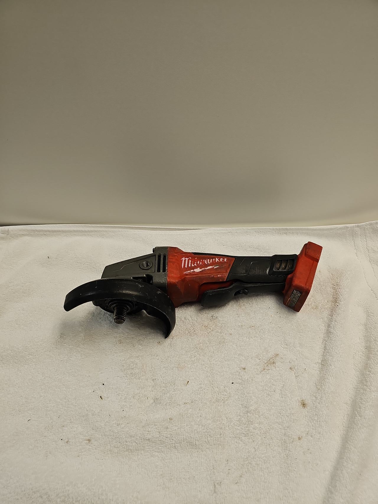 Milwaukee M18 18V Lithium-Ion Cordless 4-1/2 in. Cut-Off/Grinder