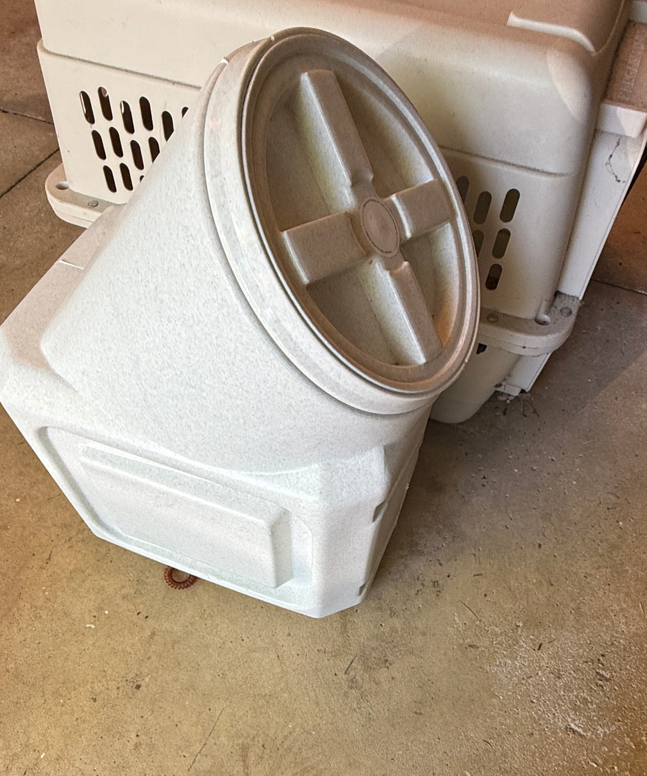 Gamma2 Vittles Vault Stackable Pet Food Storage Container - 40 lb