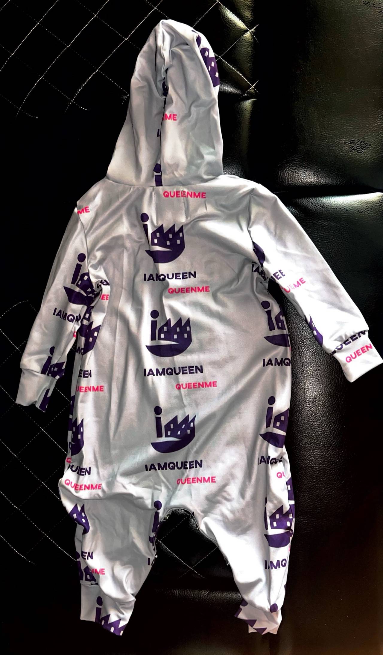 IAMQUEEN Hooded Baby Romper Onesie