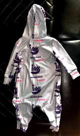 IAMQUEEN Hooded Baby Romper Onesie - Image 1