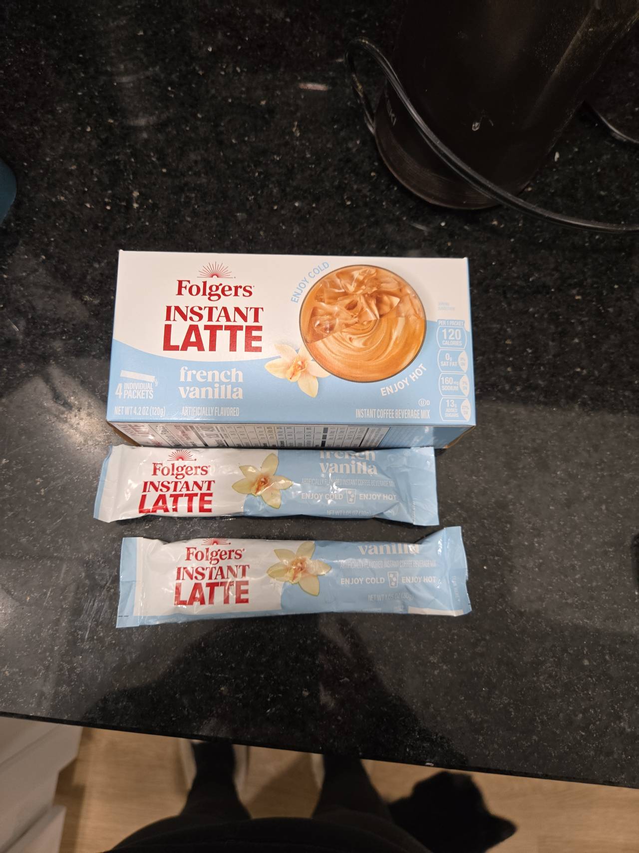 Folgers Instant Latte French Vanilla – Box of 4 + 2 Extra Packets (6 Total)