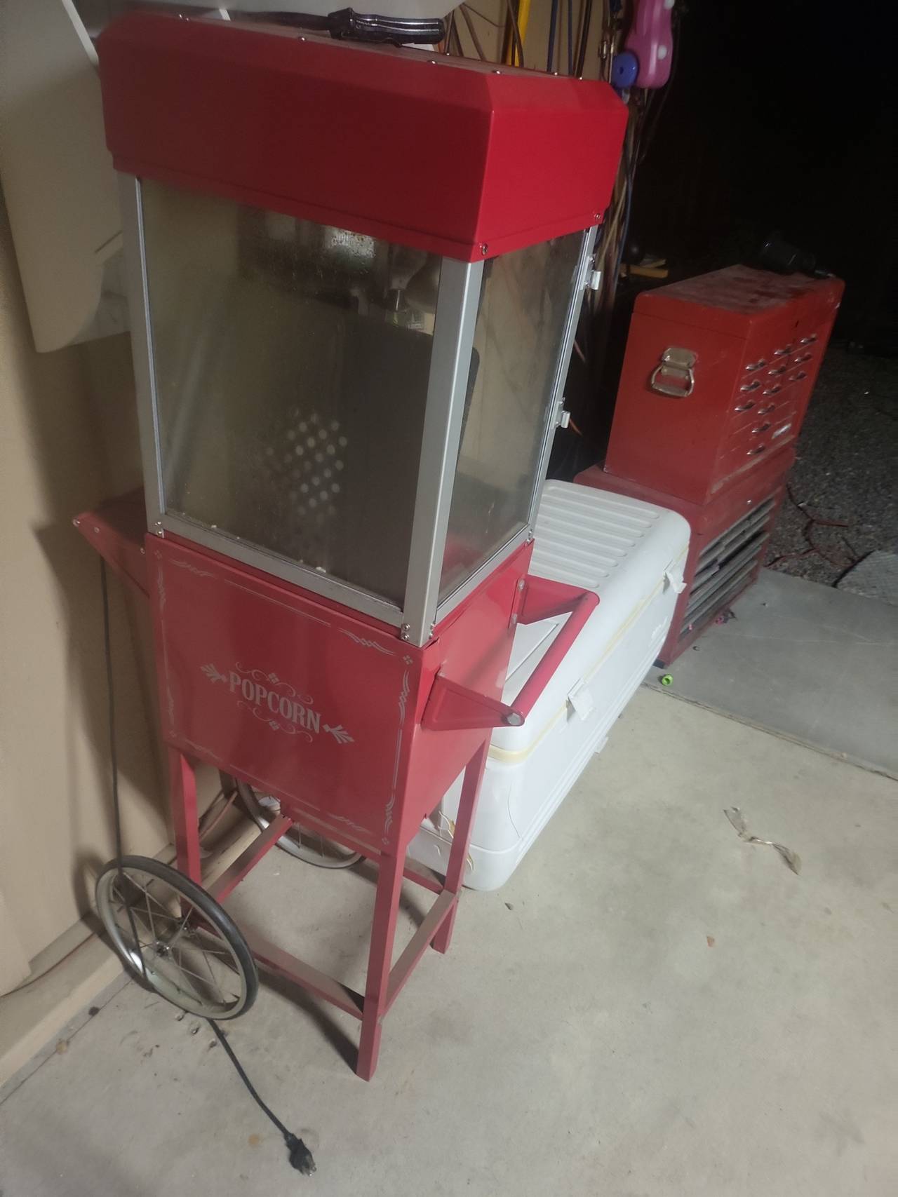 Nostalgia Vintage 8-Ounce Professional Popcorn Cart