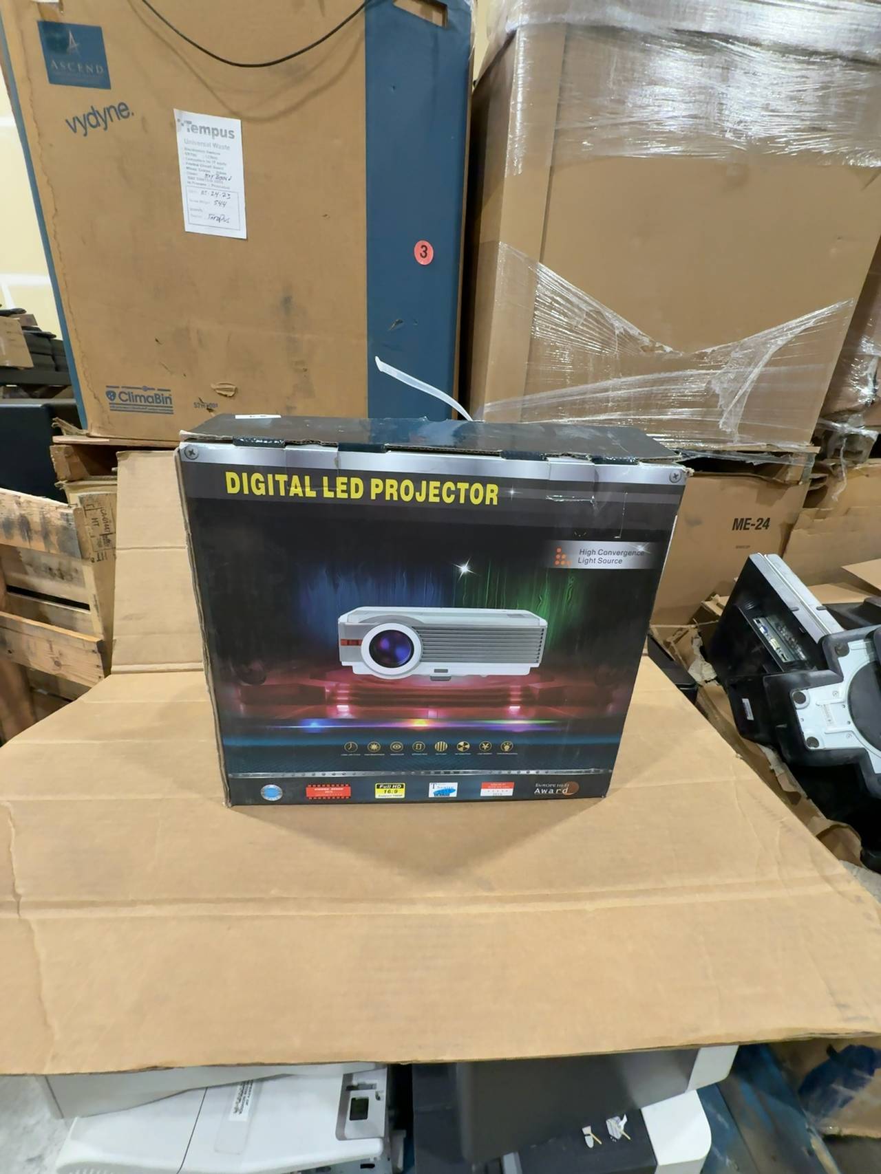 EUG X99 5000 Lumens LED Projector