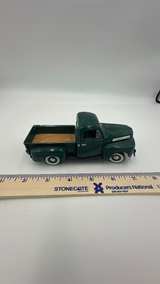 1948 Ford F-1 Pickup Truck Die-cast Model - Image 3