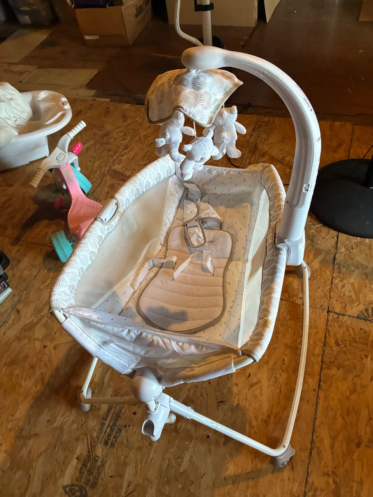 Ingenuity Rocking Seat - Cuddle Lamb