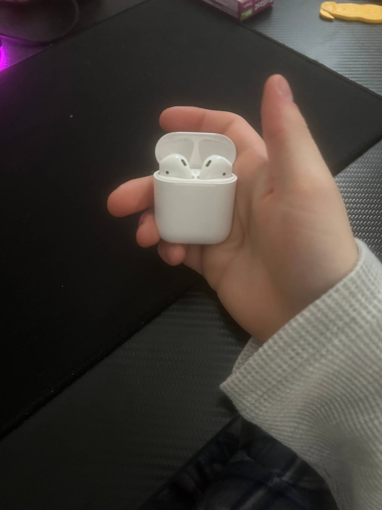 Apple AirPods Gen 2