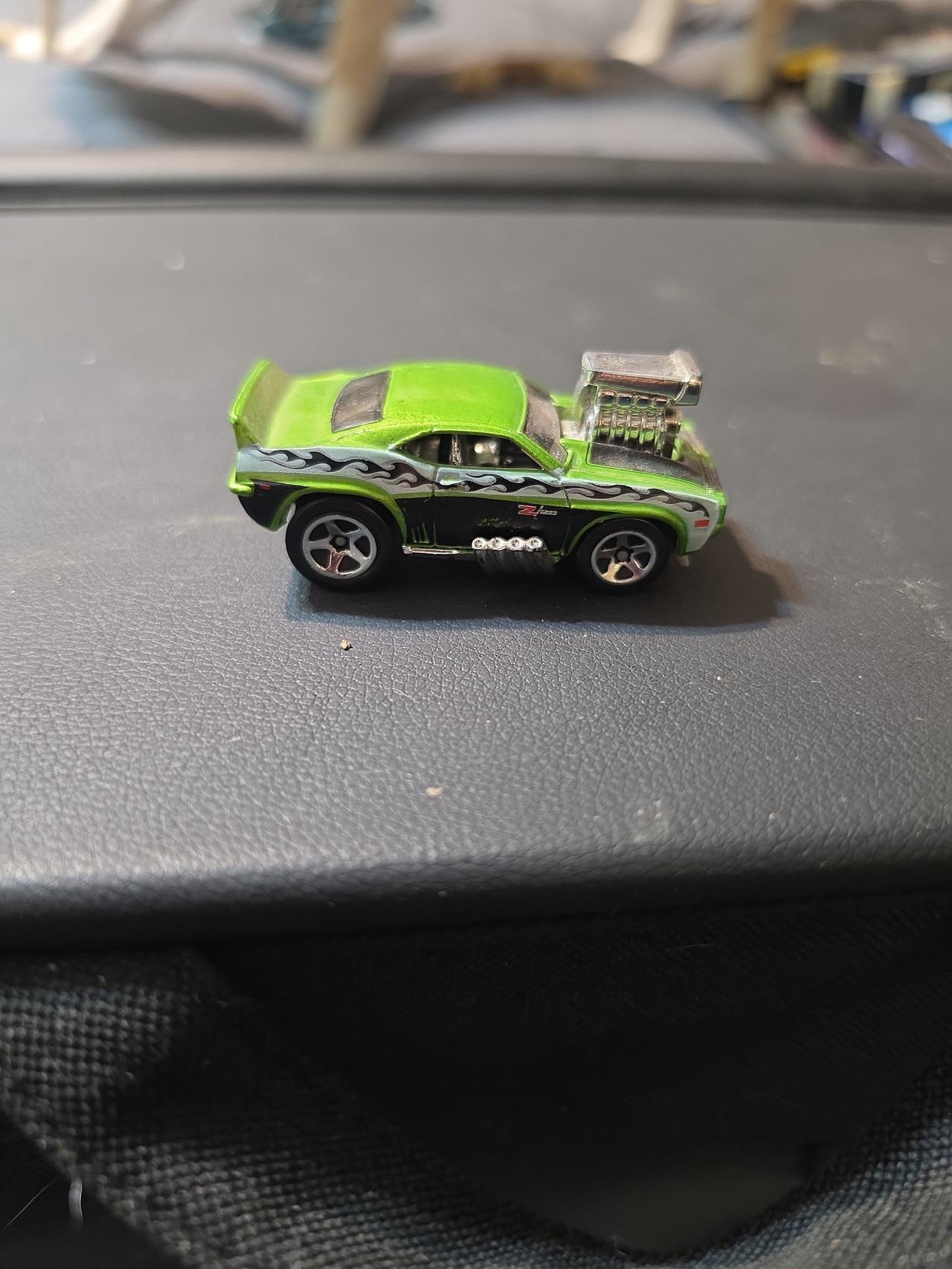Hot Wheels Tooned '69 Camaro Z28