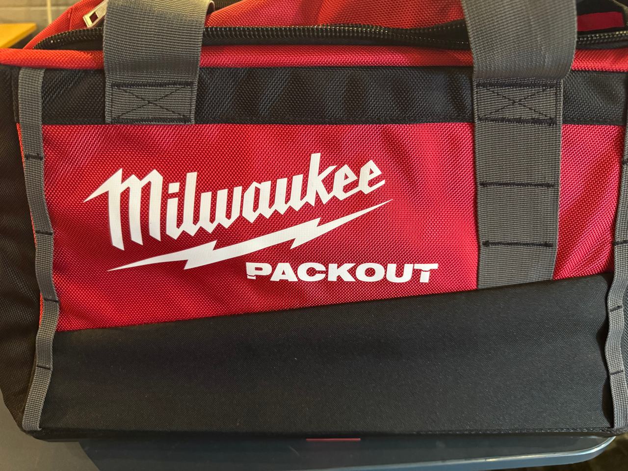 Milwaukee PACKOUT 20"  Storage Bag 48-22-8322