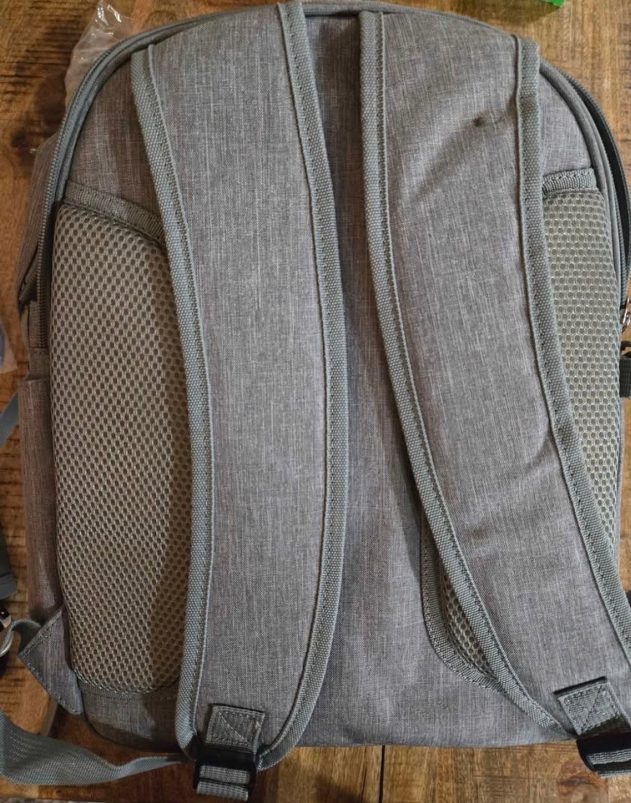 Mr. and Mrs. 22L Insulated Picnic Backpack with 2+Champagne Flutes