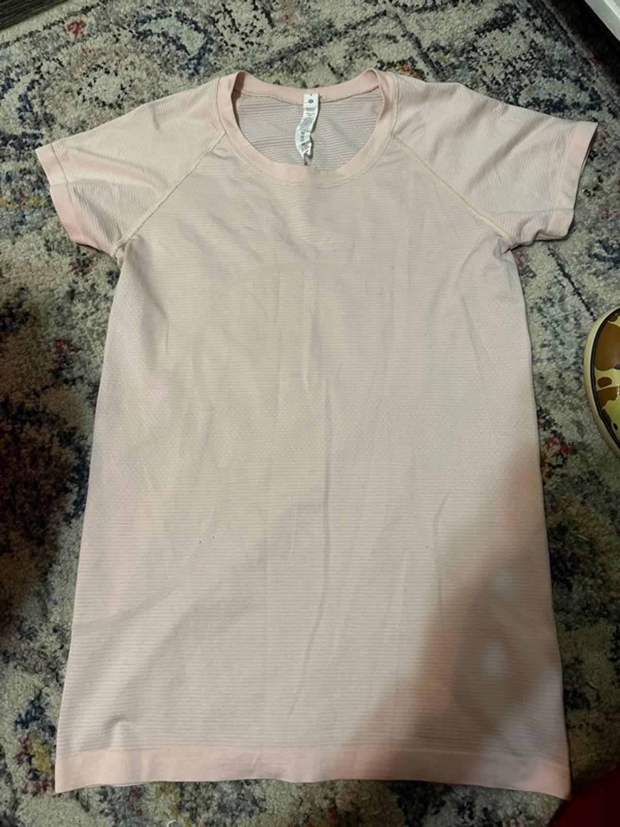 Lululemon Swiftly Tech Short Sleeve 2.0 Strawberry Milkshake size 8