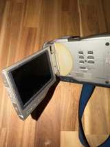 Sony DCR-TRV8 MiniDV Handycam Camcorder - Image 4