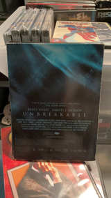 Unbreakable DVD 2-Disc Set (2001) - Image 2