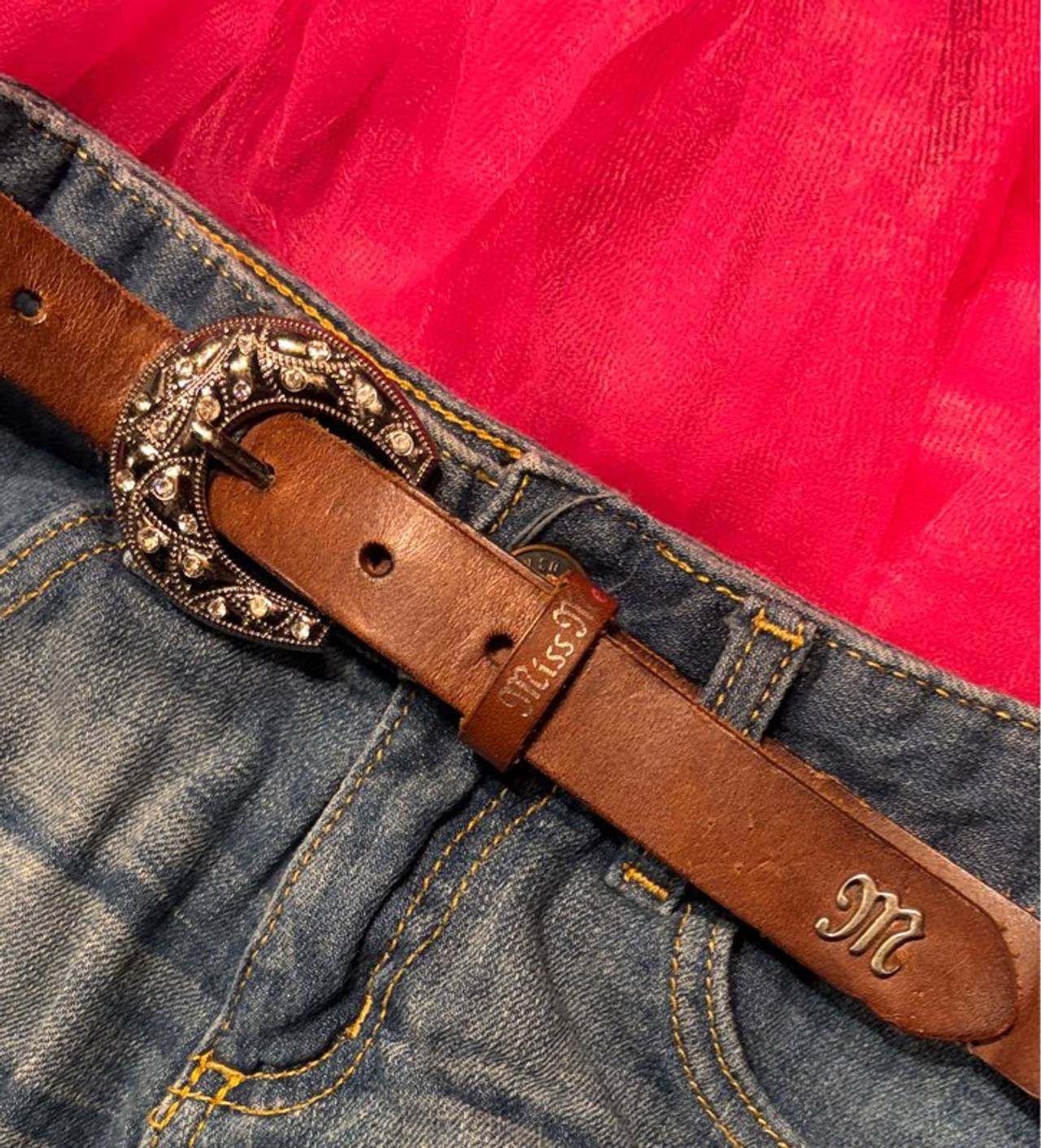 Miss Me Rhinestone Horseshoe Leather Belt