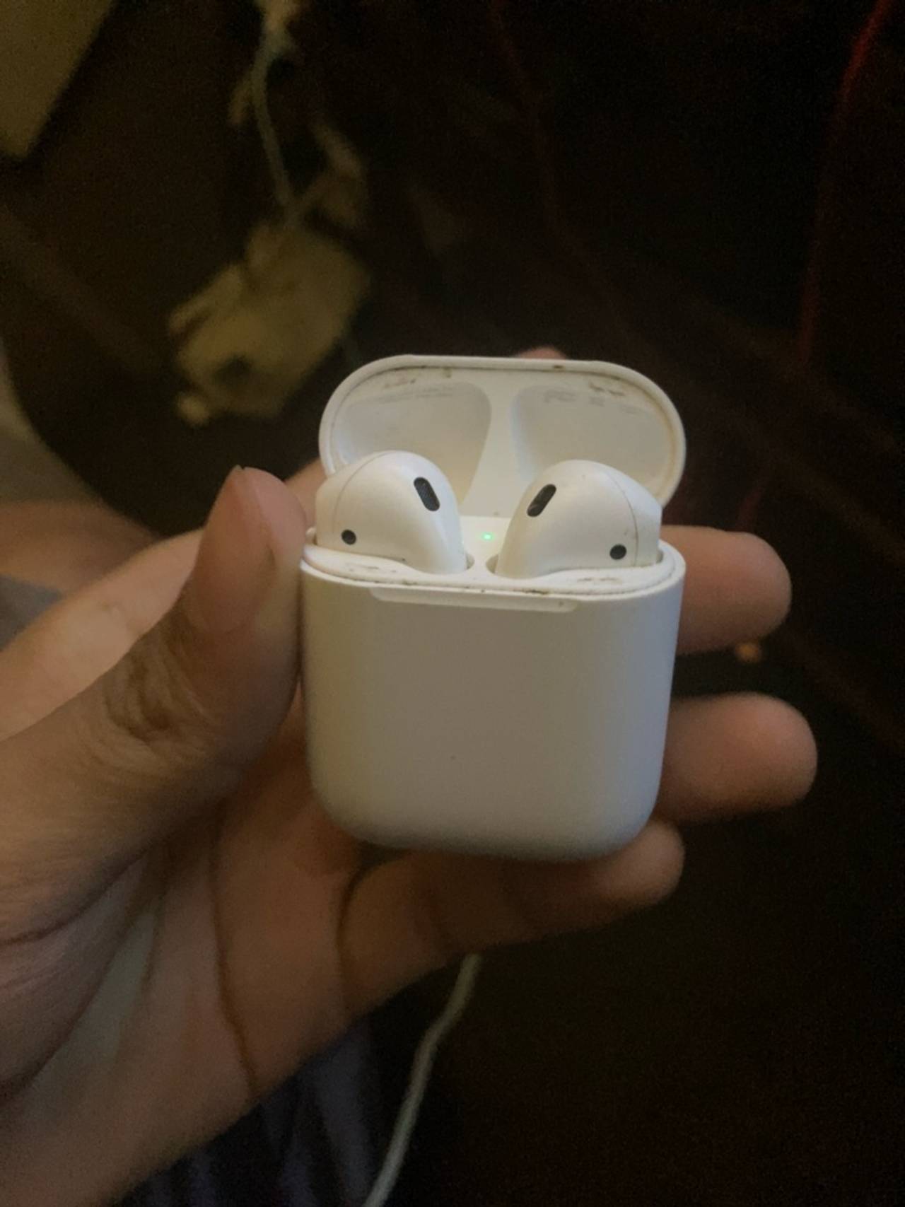Apple AirPods 1st Generation White with Charging Case