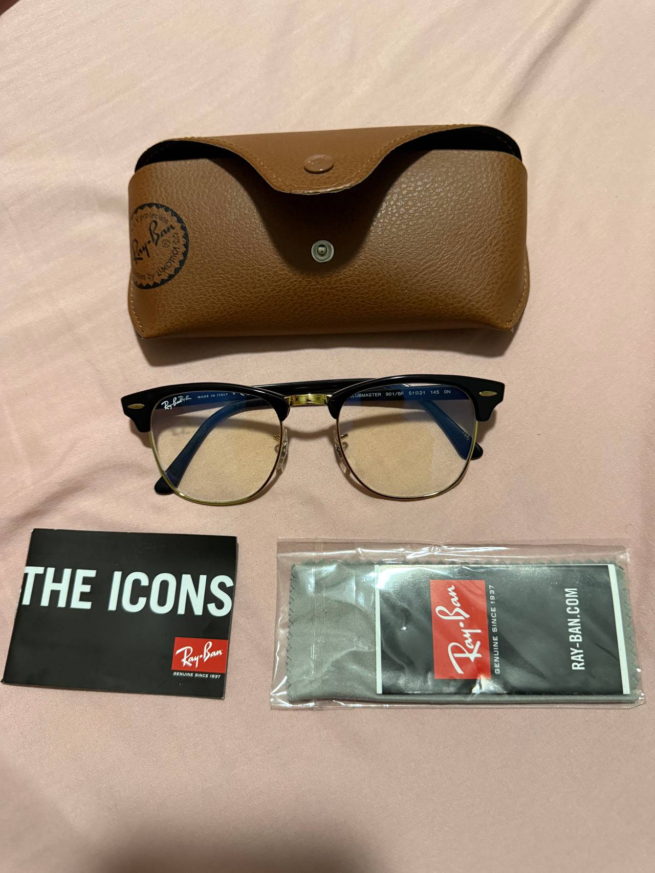 Blue-Violet Light Ray-Ban Clubmaster