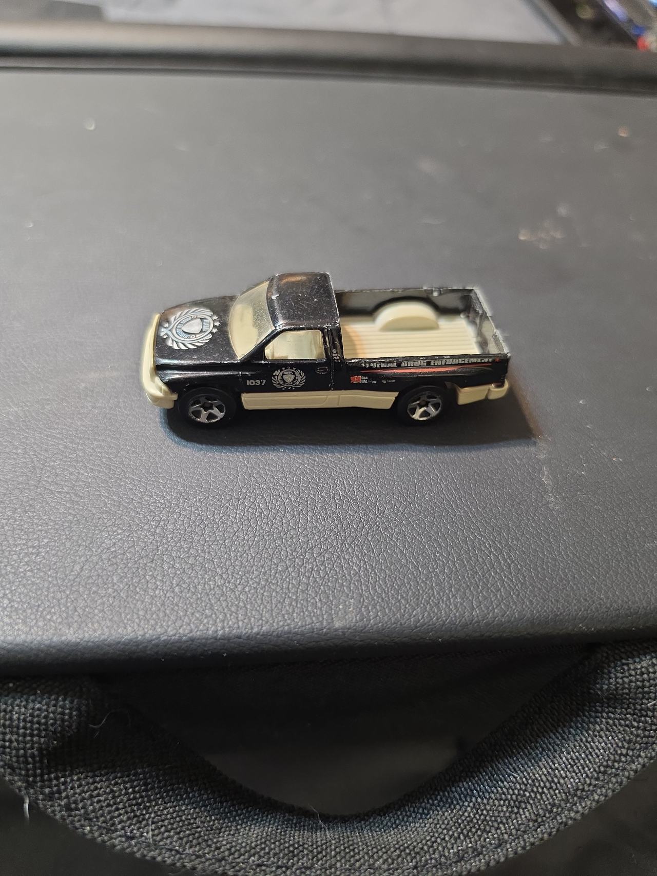 Hot Wheels Dodge Ram 1500 Federal Drug Enforcement Truck