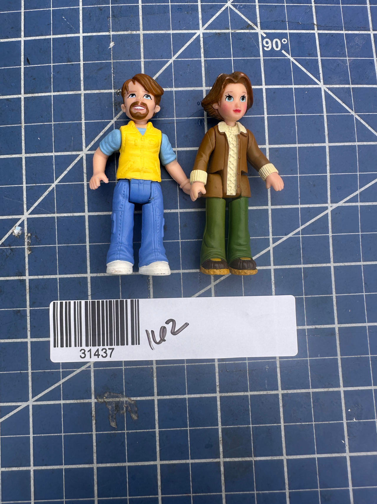 Fisher-Price  Sweet Streets “Go Anywhere” Dad and Mom Dollhouse Figures  162-37