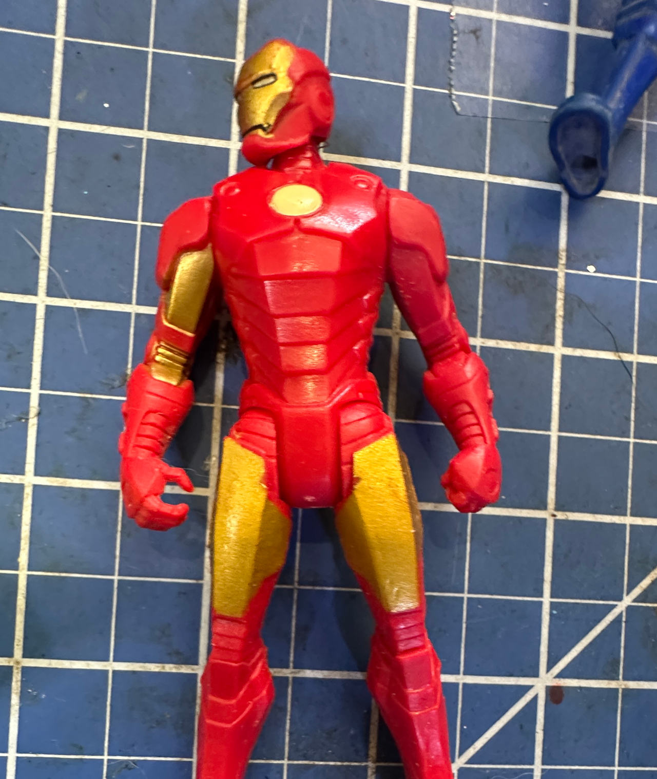 Hasbro Marvel Universe Iron Man Action Figure