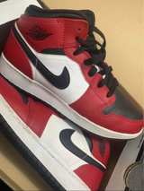 Nike Air Jordan 1 Mid Chicago Black Toe - Image 4
