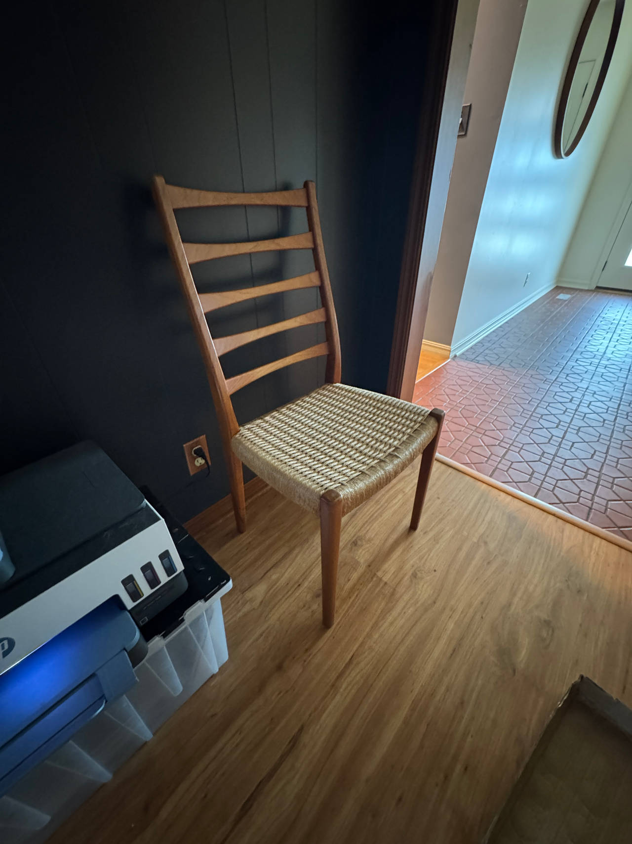 Mid-Century Modern Ladder Back Chair