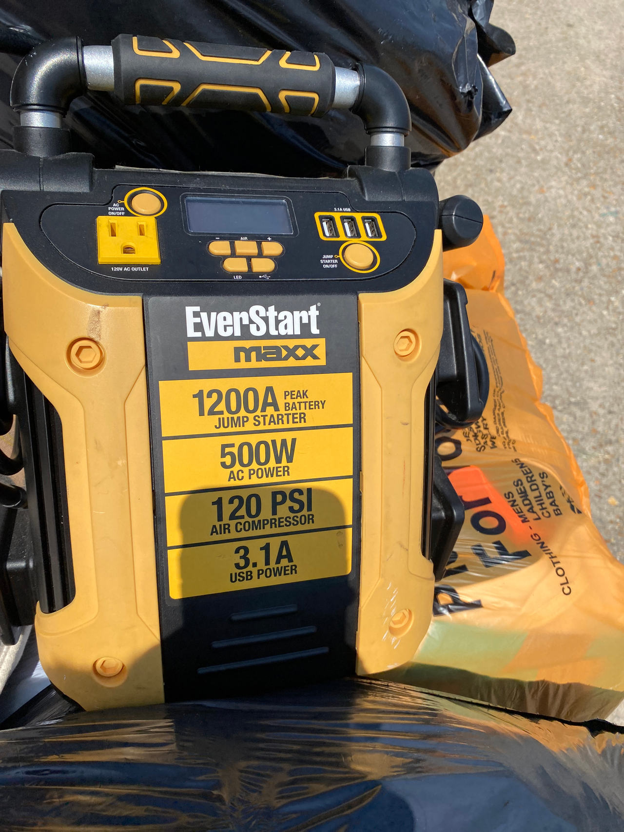 EverStart Maxx Jump Starter