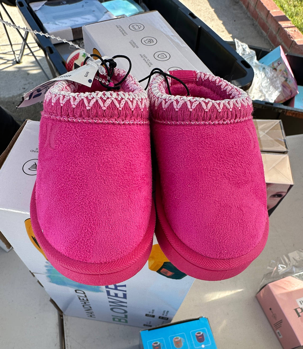 Hurley Slipper Pink. Size 7