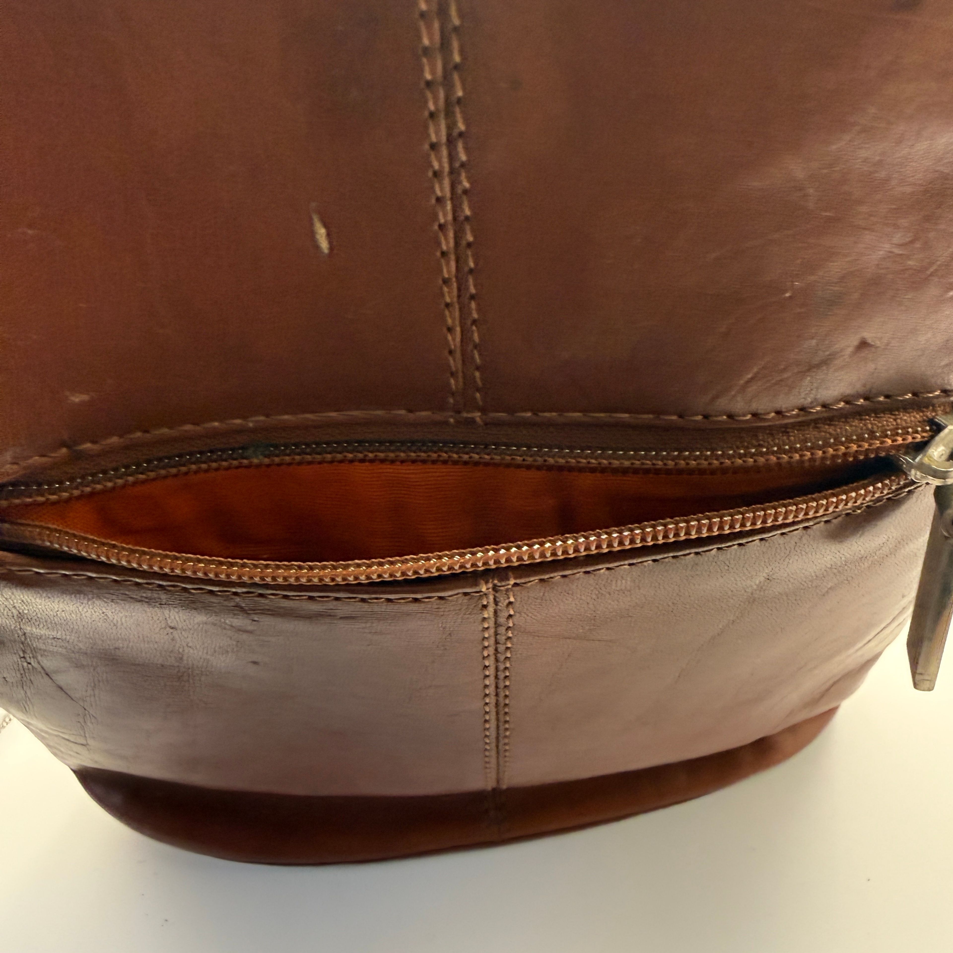 The Sak Leather Bucket Crossbody Bag - Image 3