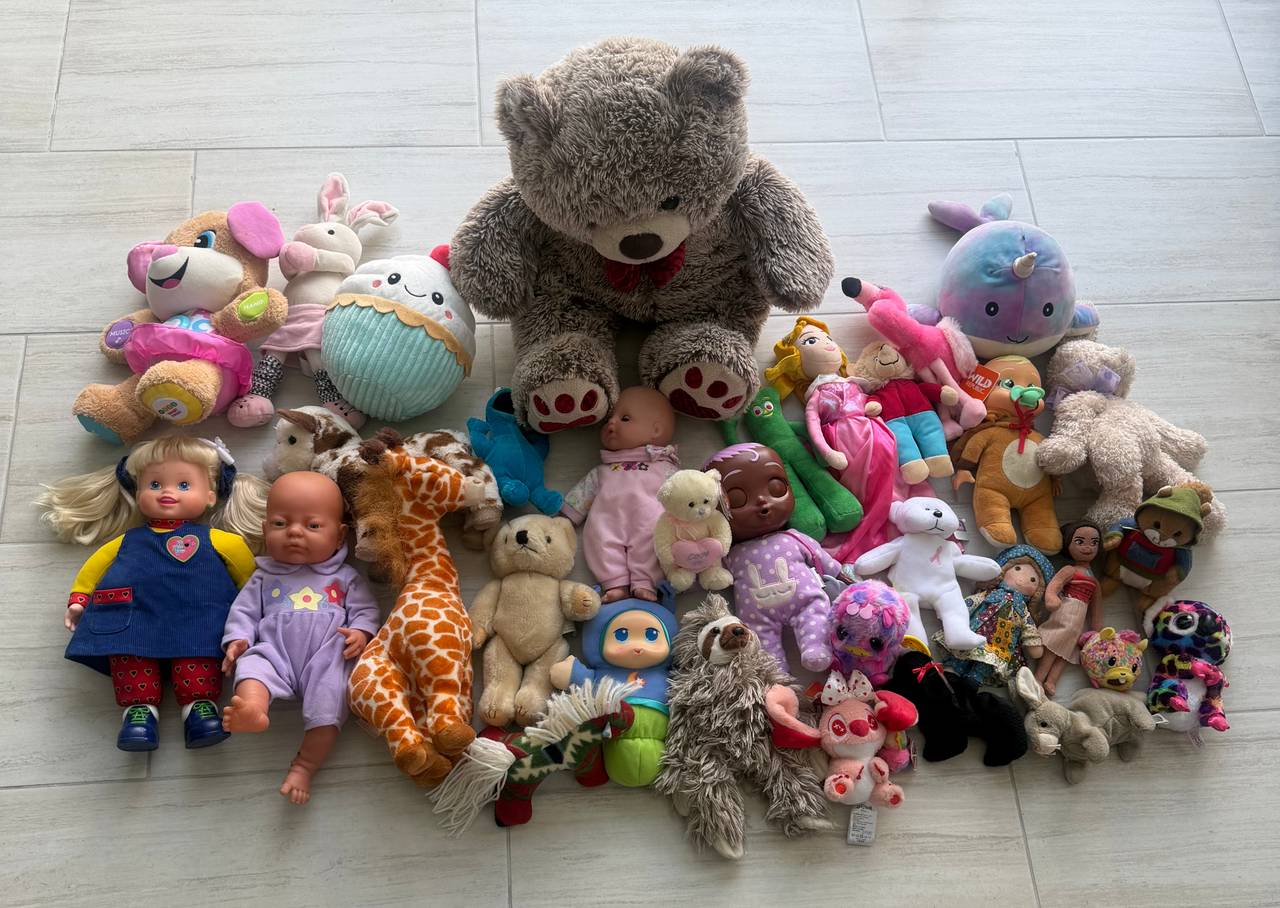 35 Large Plush & Toy Lot Squishmallows, Douglas, Wild Republic, Dolls & More