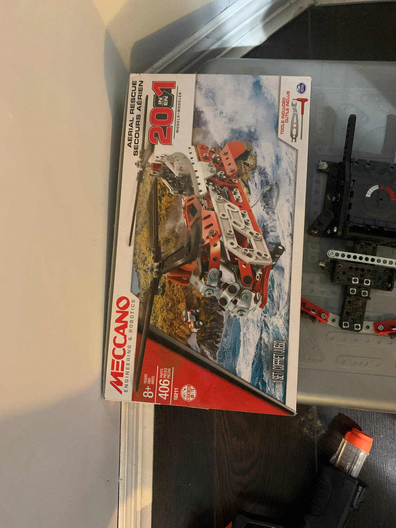 Meccano Aerial Rescue 20-in-1 Model Set