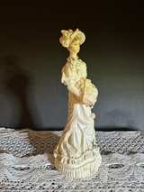 Vintage 1994 figurine from The Leonardo Collection,often titled "Summer Bouquet” - Image 5