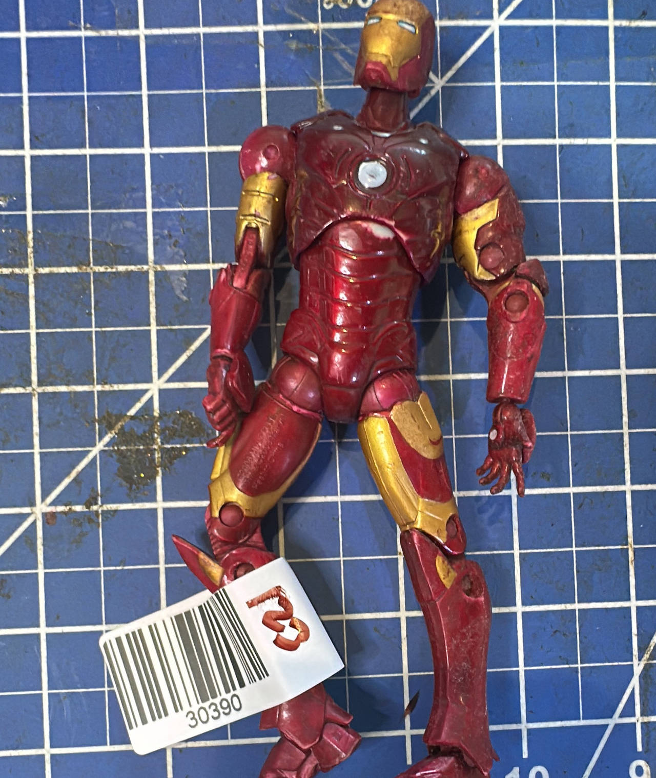 Hasbro Marvel Legends Iron Man Mark III Action Figure. 123